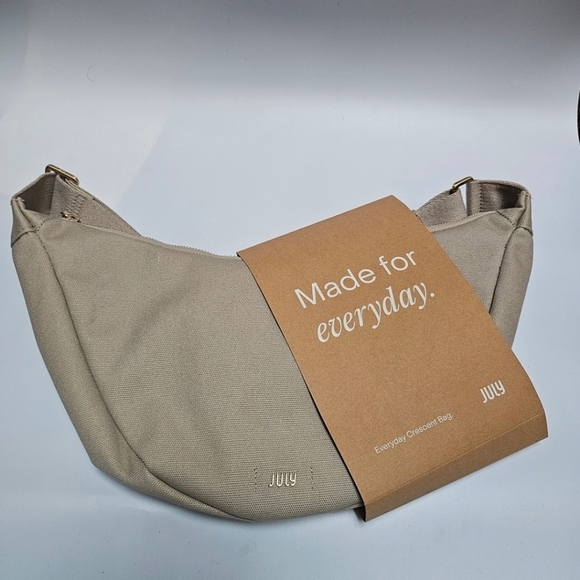 NWT JULY The Everyday Crescent Bag - Picture 7 of 10